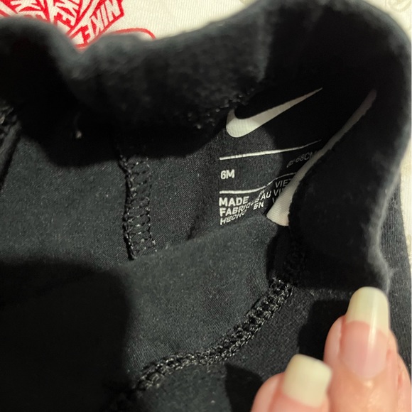 Nike Set - Picture 2 of 2